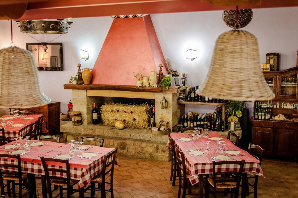 La Taverna Dei Briganti Hotel Cotronei Exterior photo