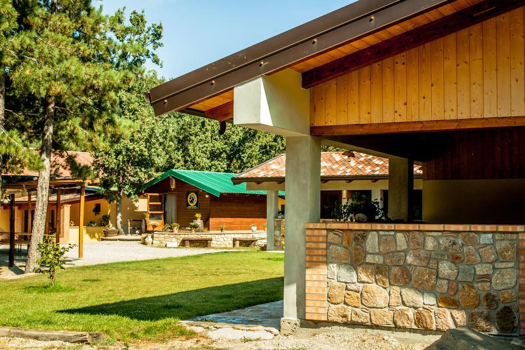 La Taverna Dei Briganti Hotel Cotronei Exterior photo